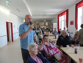 Günter Kräftner singt